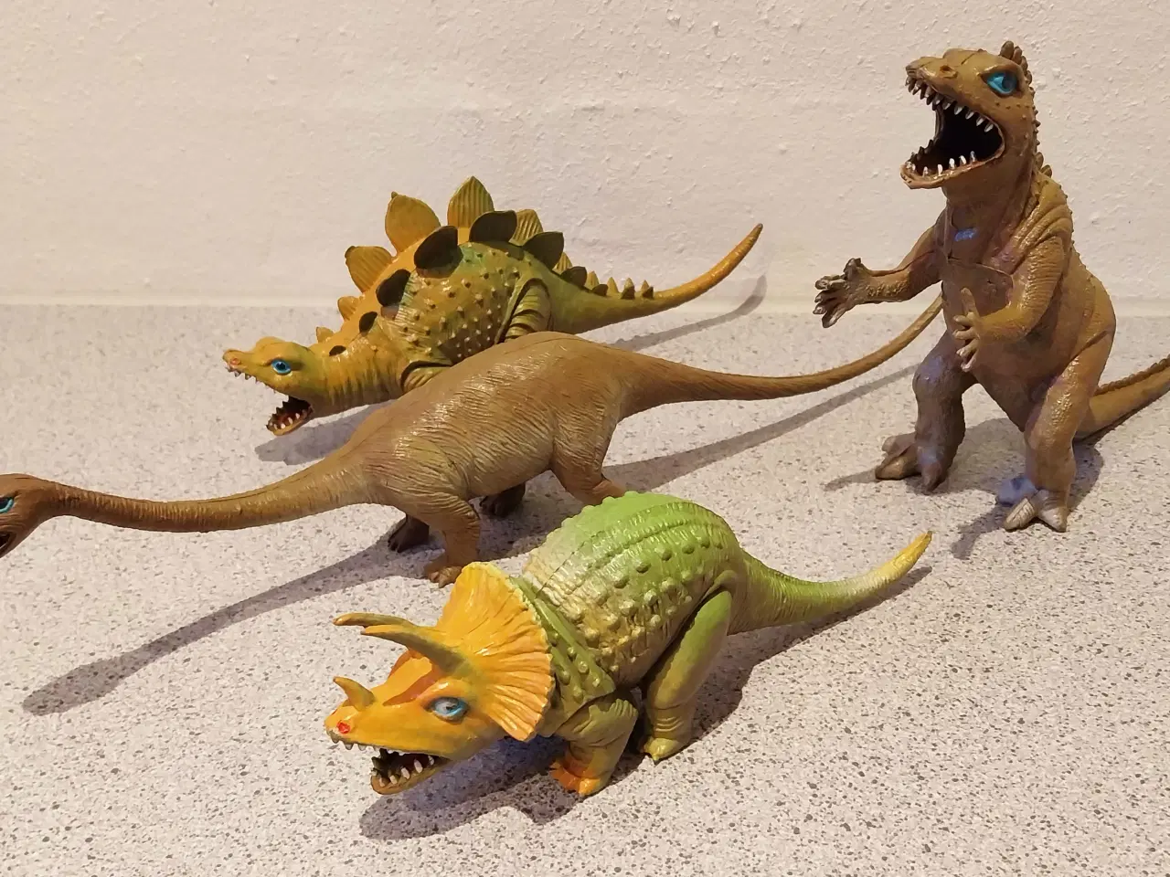 Billede 1 - Dinosaurus 20cm 4 stk.