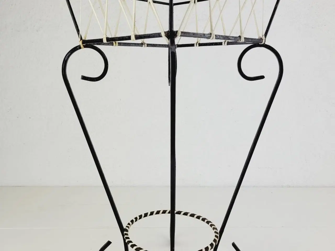 Billede 2 - ⭐️ Vintage Plante / Blomsteropsats i Metal