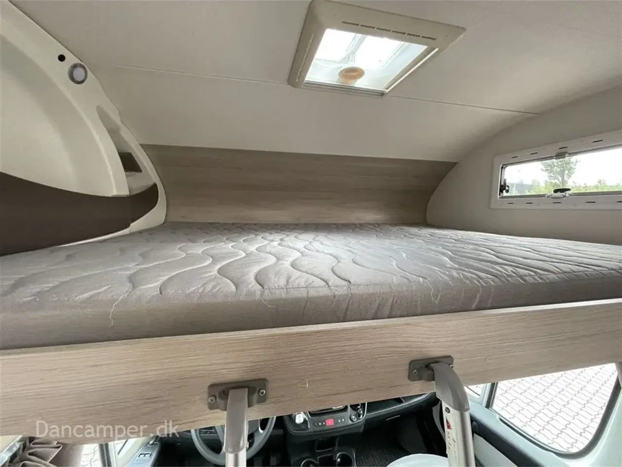 Billede 16 - 2019 - Chausson Flash C 656   UNDER KLARGØRING! Pris følger!2019 Model ! 7.prs. autocamper, med god plads - børnefamiliens foretrukne, 150Hk Automatgear, Aircon på bodel.