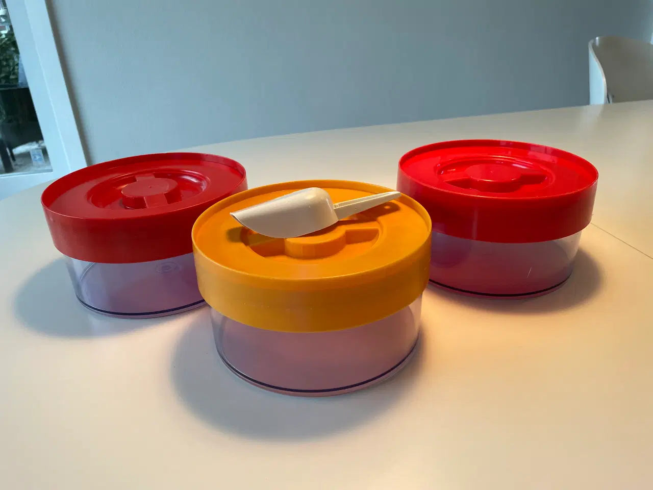 Billede 2 - Erik Kold plast dåser