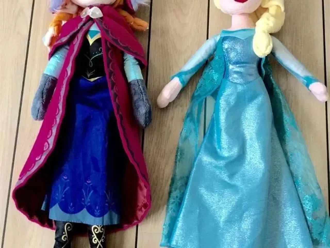 Billede 4 - Frost dukke med Elsa og Anna plysdukker 