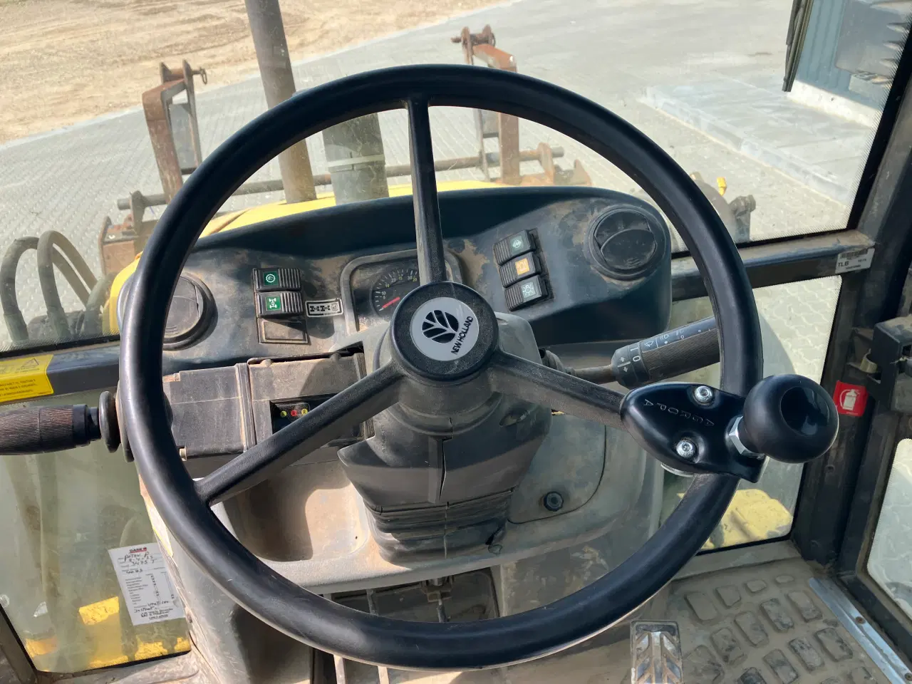 Billede 13 - New Holland LB110B kun 3500 timer