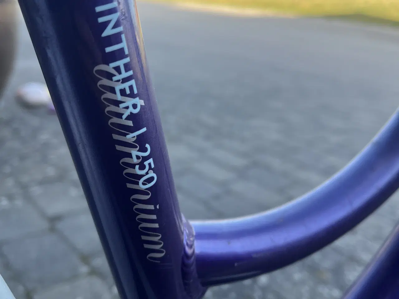 Billede 4 - Turkis og lilla pigecykel 26”