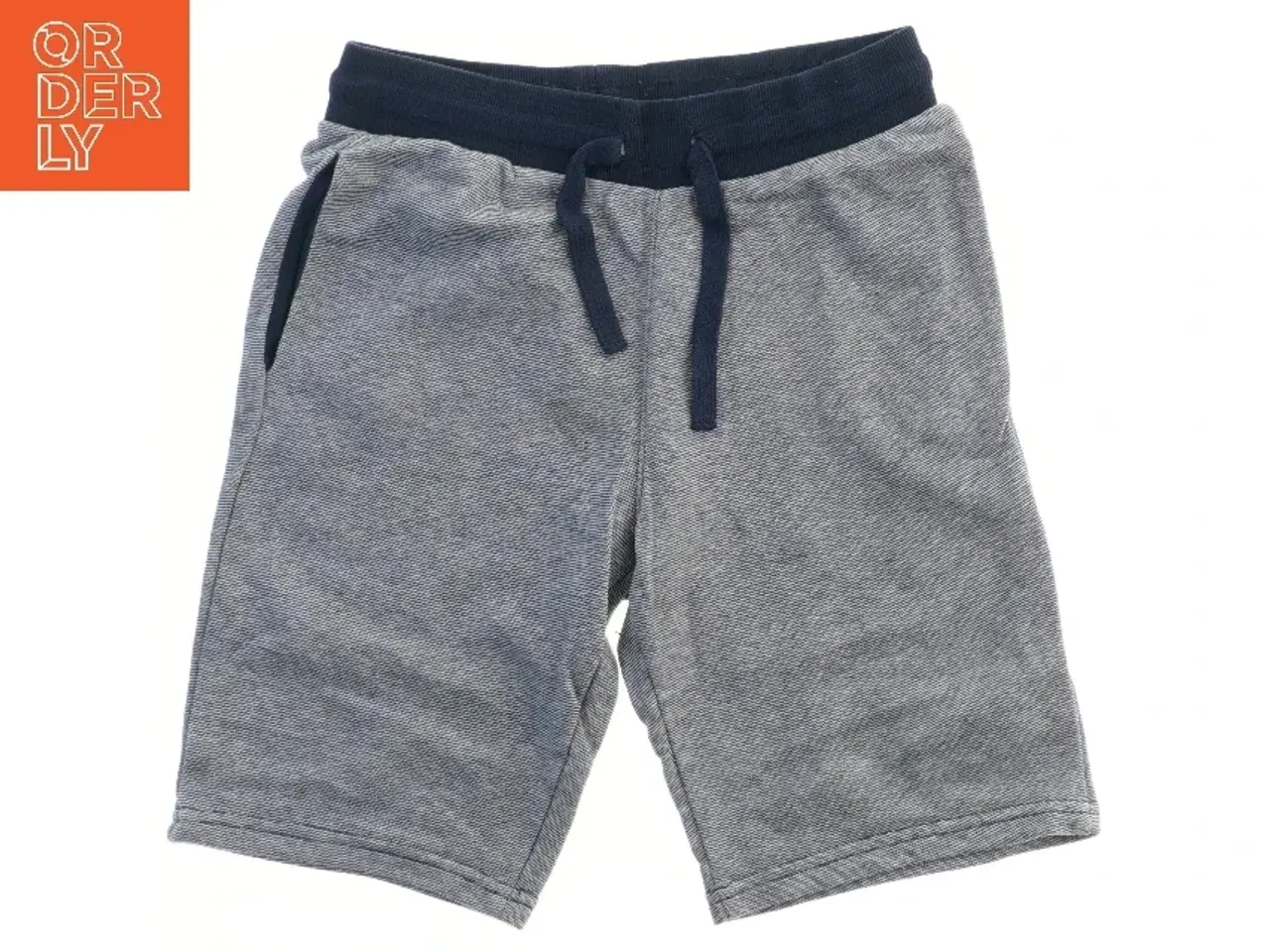 Billede 1 - Behagelige shorts fra H&M (str. 134)