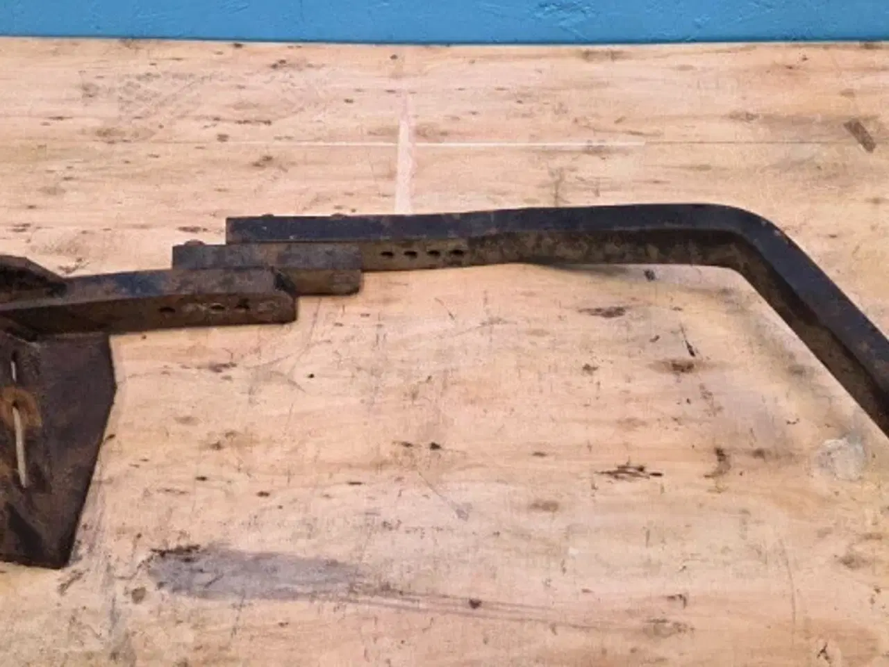 Billede 3 - Massey Ferguson 6290 Hjulskærm Beslag L.  3784571M1