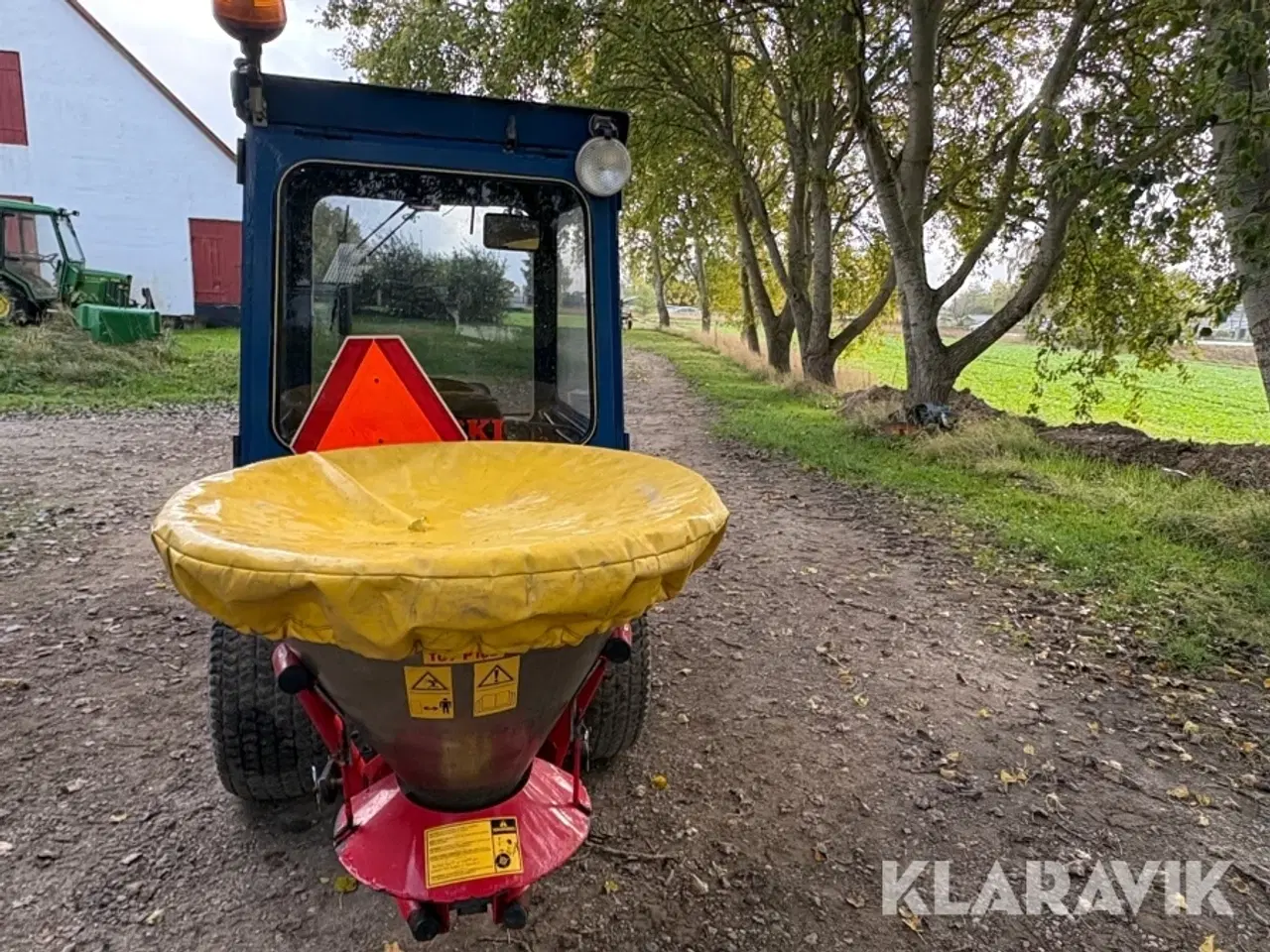 Billede 8 - Kompakttraktor Iseki TX2160 med kost og saltspreder