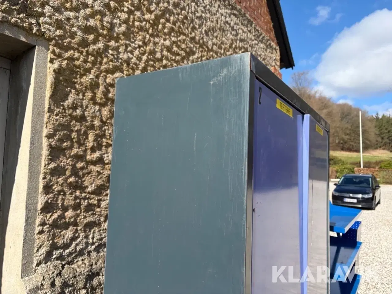 Billede 4 - Blandet lot med værkstedsskab og reoler.