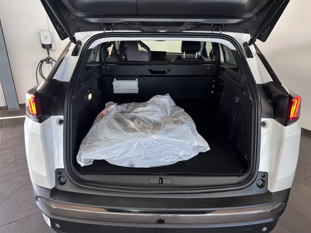 Billede 16 - Peugeot 3008 1,6 Hybrid4 Allure Pack Limited EAT8 Van