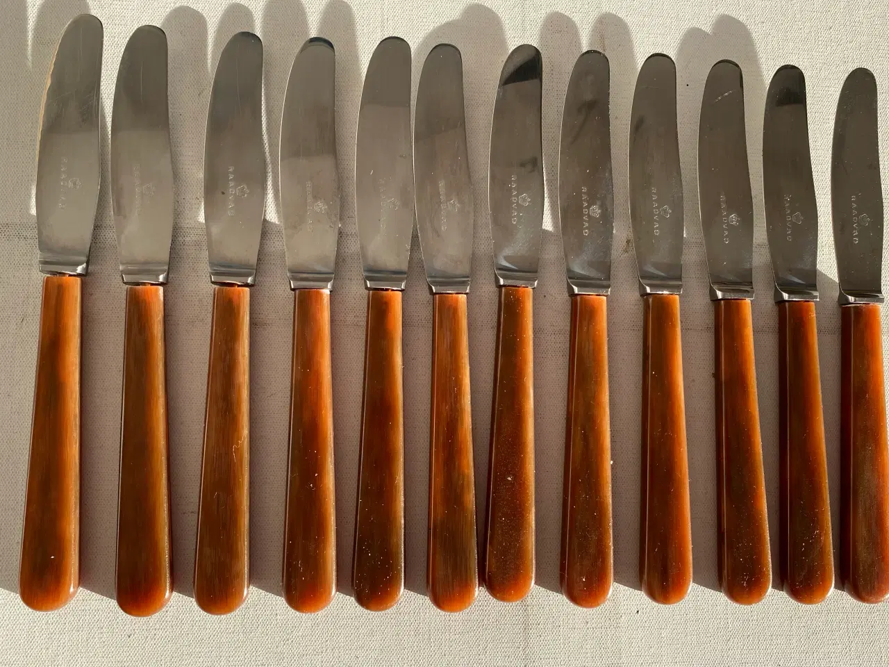 Billede 1 - 12 stk ældre Raadvad smørre/frokostknive