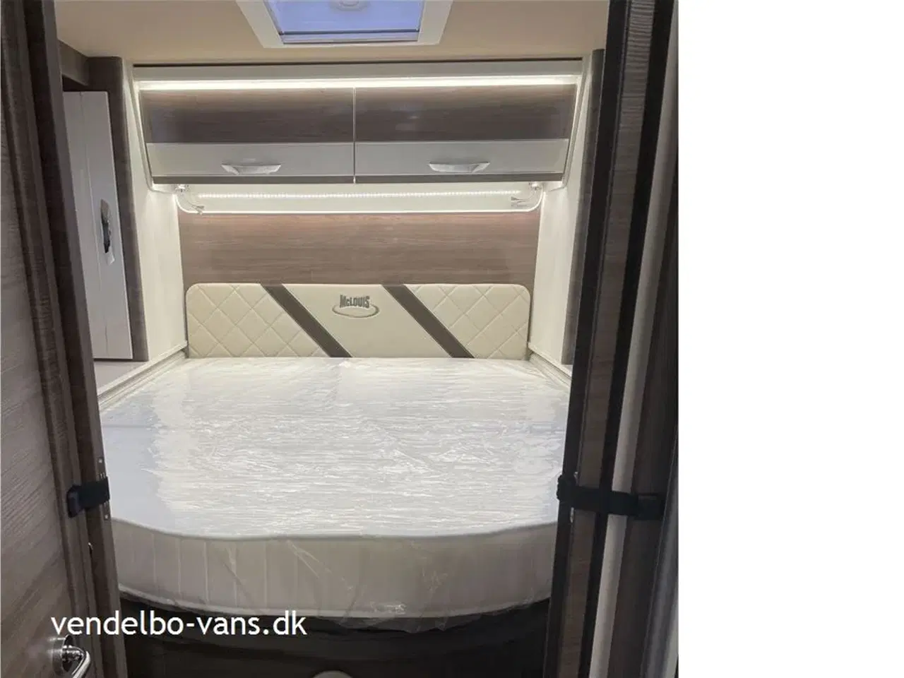Billede 15 - 2026 - McLouis Mc4 879 G   Centralseng med stor garage - Automatgear