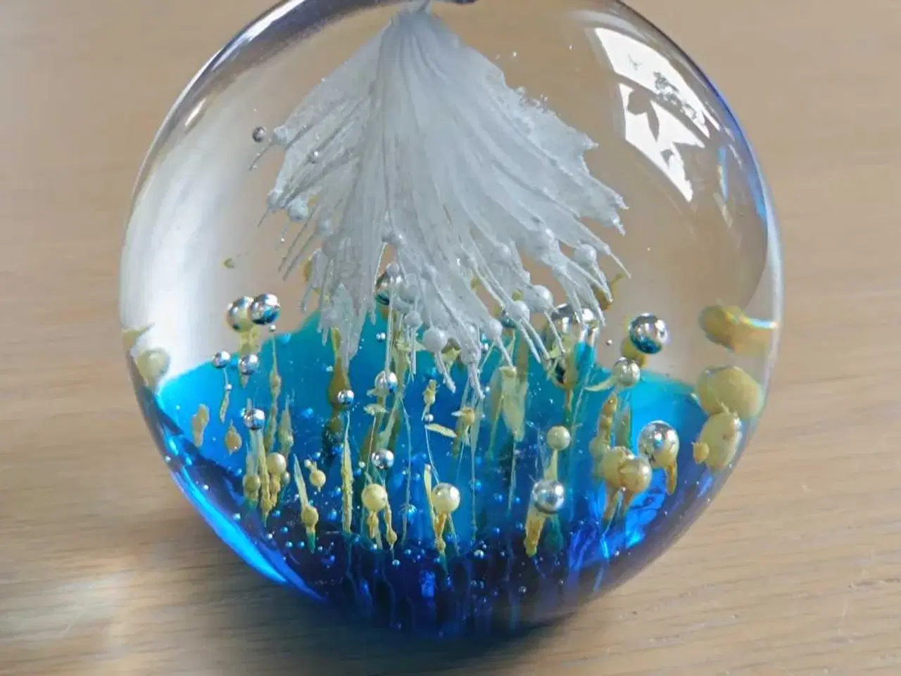 Billede 1 - Brevpresser i massivt glas