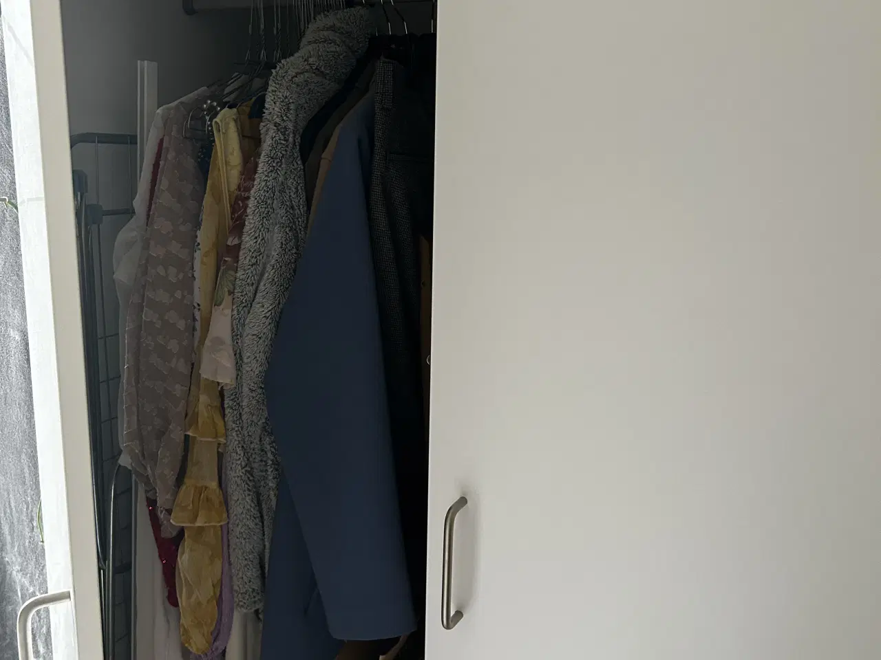 Billede 3 - Stort klædeskab