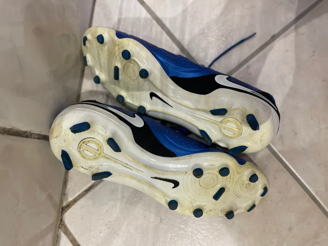 Billede 5 - Super pæne fodboldstøvler str. 45