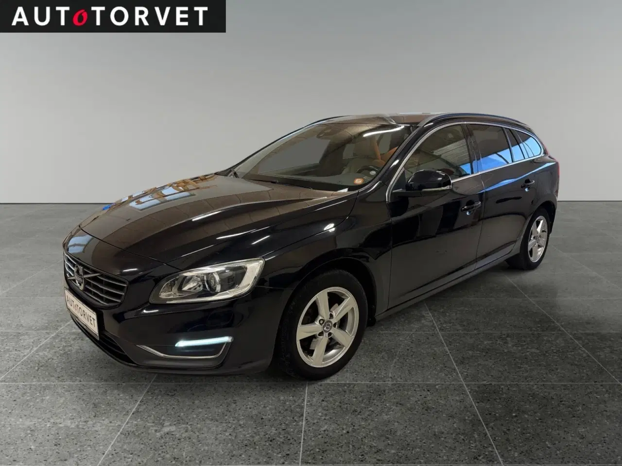 Billede 1 - Volvo V60 2,0 D4 181 Momentum aut. Van