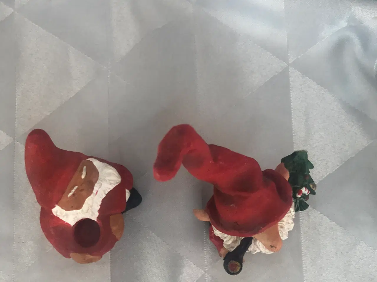 Billede 10 - 2 keramik julefigurer juletrold & julemand 