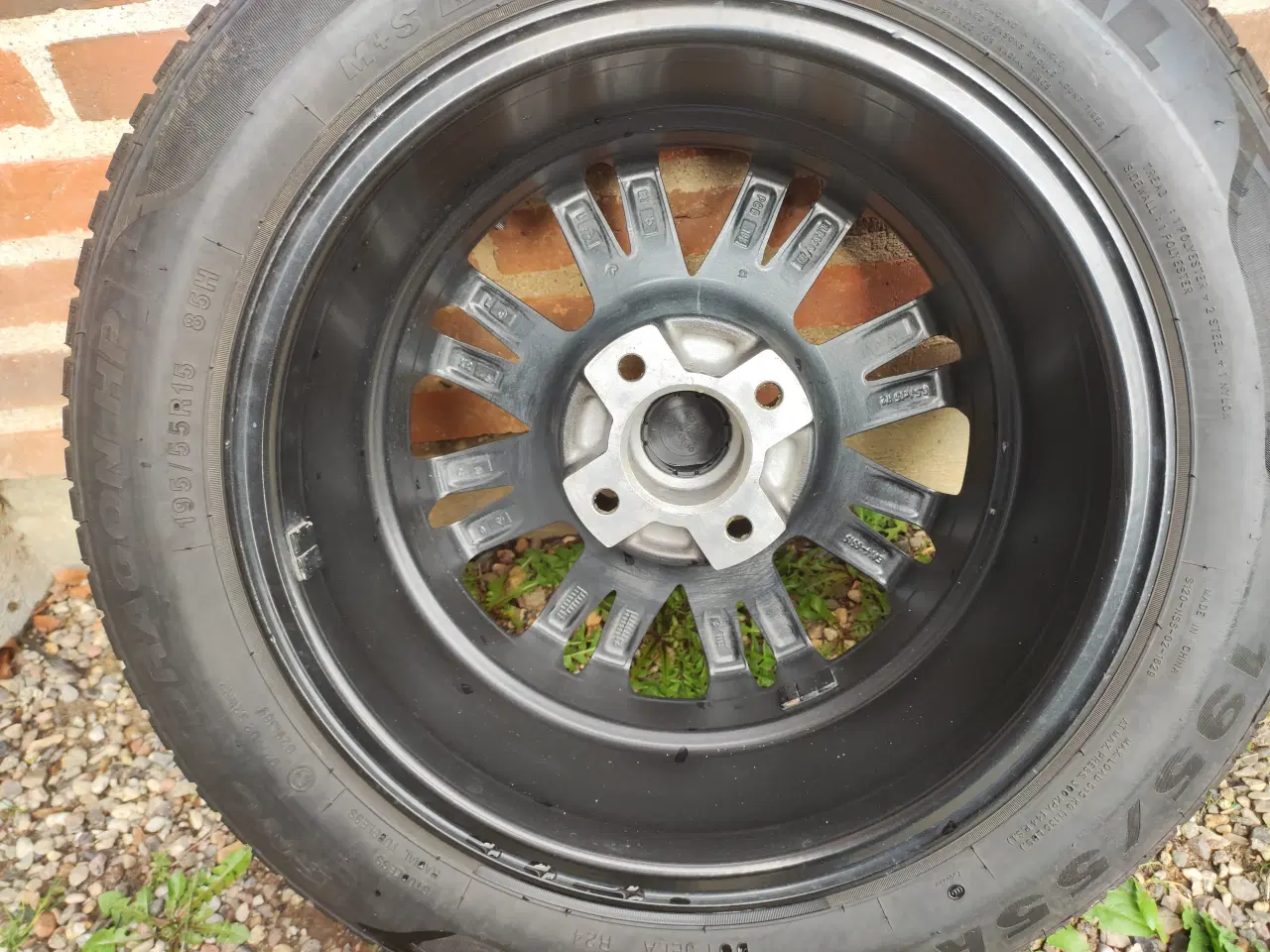 Billede 4 - 🚗 Sælger komplet sæt alufælge med vinterdæk