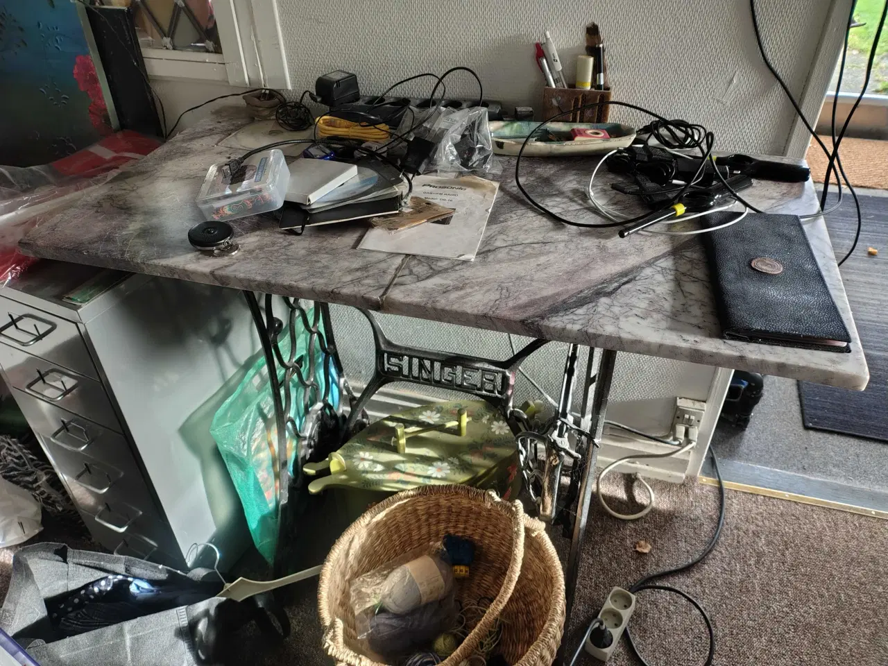 Billede 1 - Antik bord (symaskine)