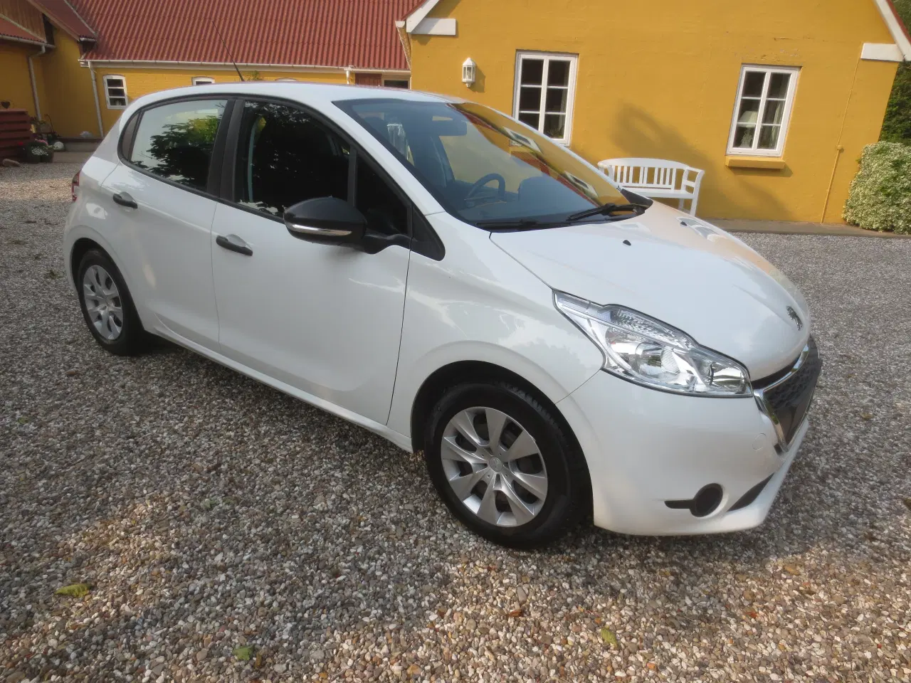 Billede 4 - Peugeot 208 1.0 VTi År 2014. Km 123. 
