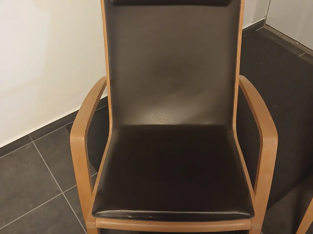 Billede 2 - Ara 1 tegnet af Jakob Berg