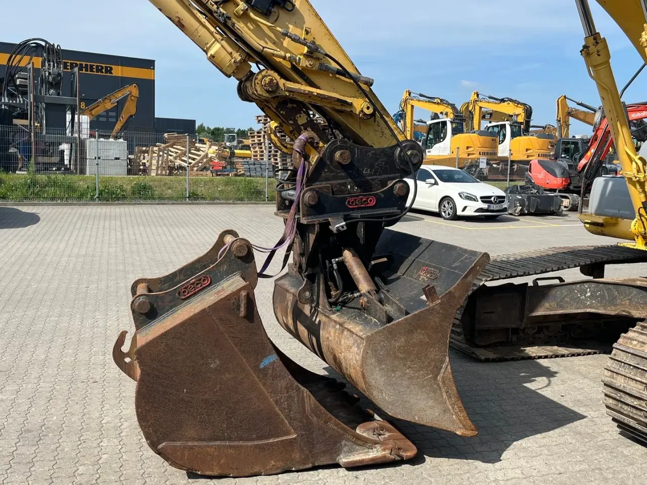 Billede 5 - New Holland E215B 21 ton maskine med 2 skovle.