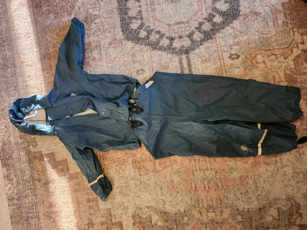 Billede 1 - Regntøj str. 100