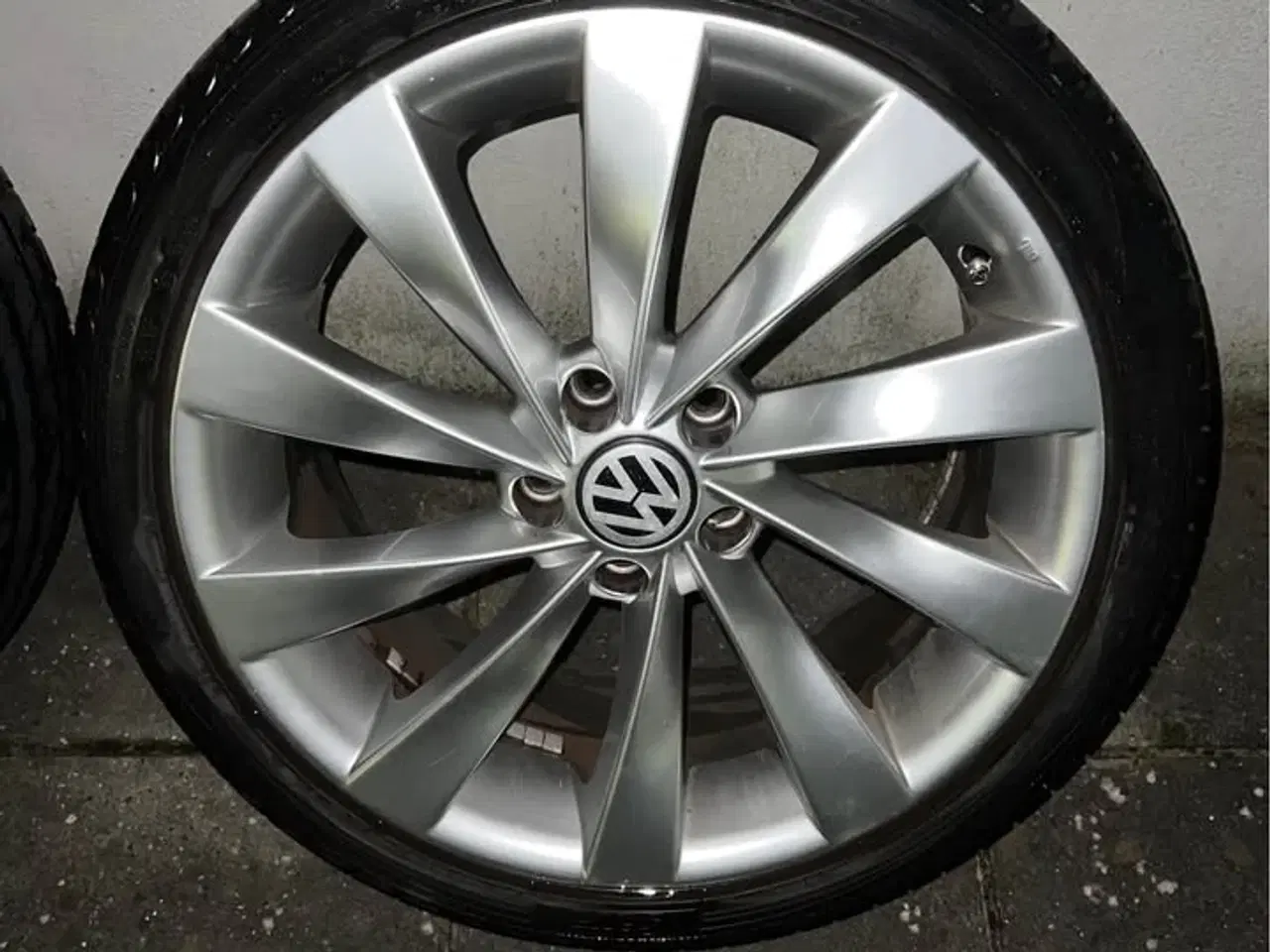 Billede 5 - VW Alufælge med sommerdæk – 18" – Sava Intensa UHP