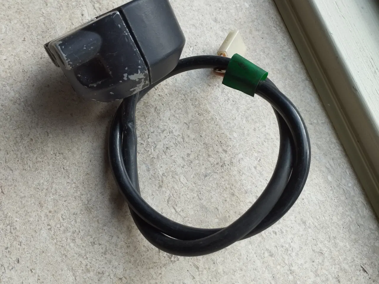 Billede 2 - Kontakt til afbrydning af motor.  