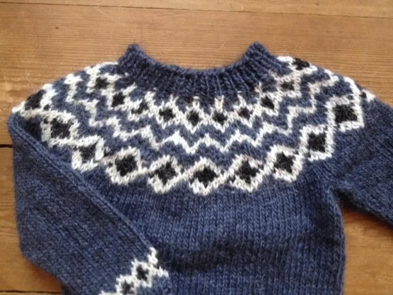 Billede 2 - Sweater islandsk uld