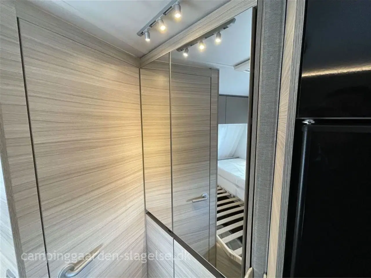 Billede 8 - 2026 - Adria Altea 402 PH   Adria Altea 402 PH – lille udenpå, stor på ferie!