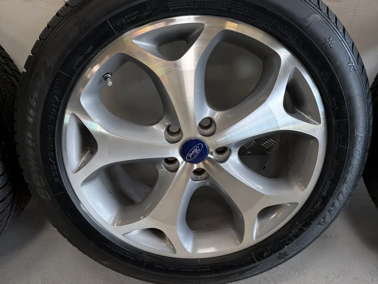 Billede 3 - Originale 18” Ford alufælge med nye vinterdæk