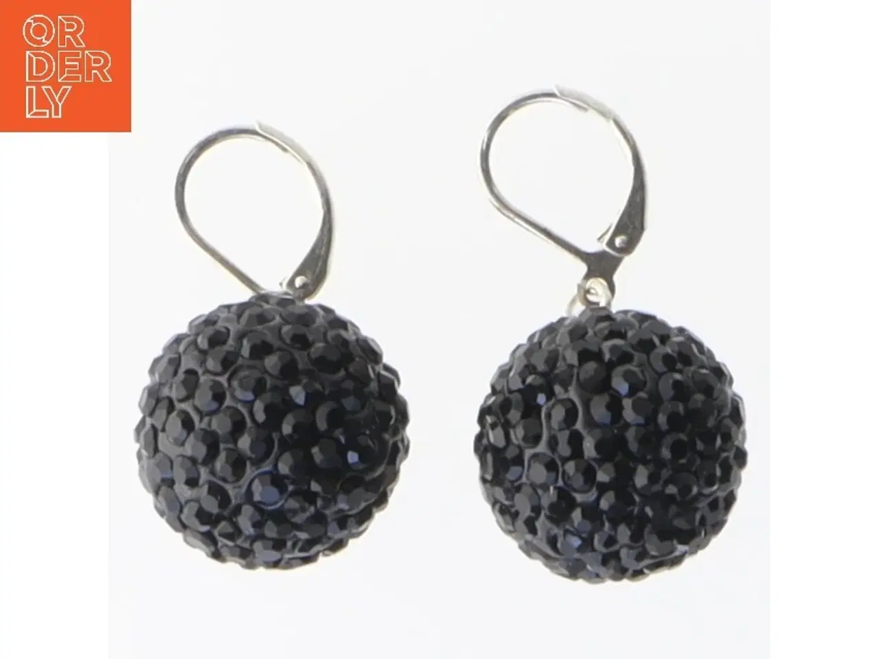 Billede 1 - Øreringe med sorte sten (str. Ø 2 cm)