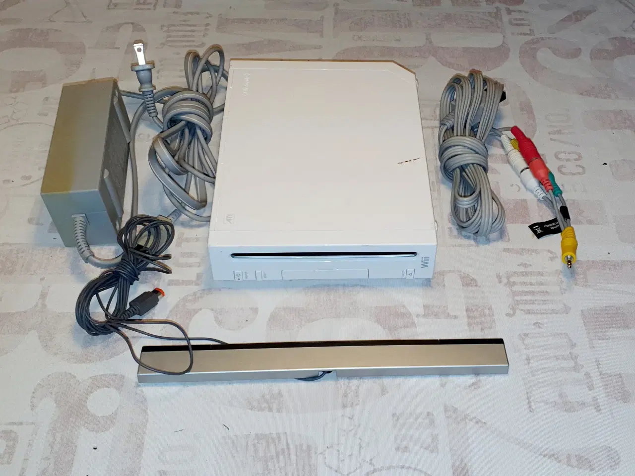 Billede 1 - Nintendo Wii konsol inkl kabler 