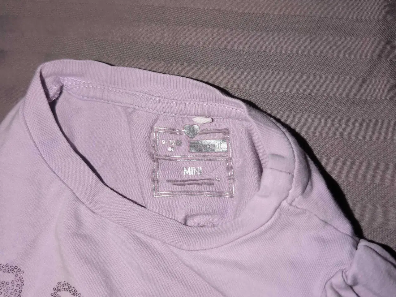 Billede 3 - MINI lilla trøje, størrelse 86
