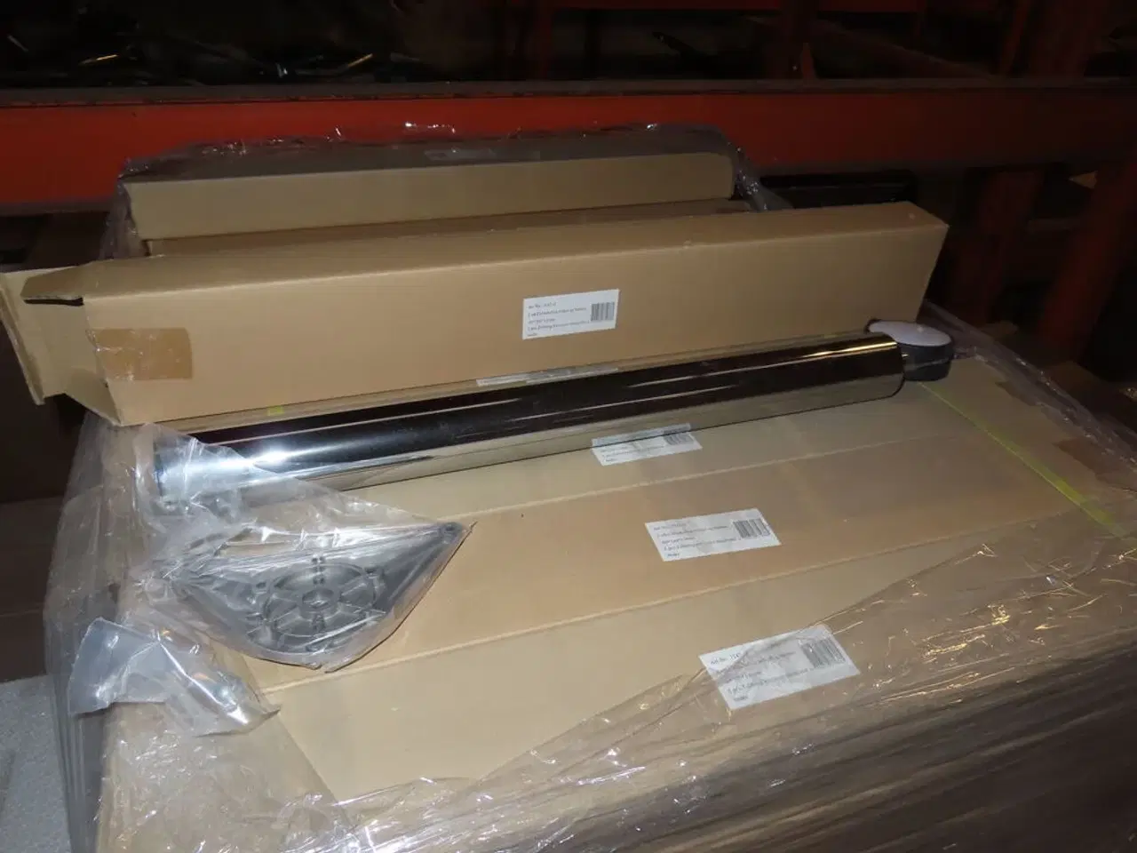 Billede 3 - ca. 160 stk. Bordben med hjul og monteringsplade