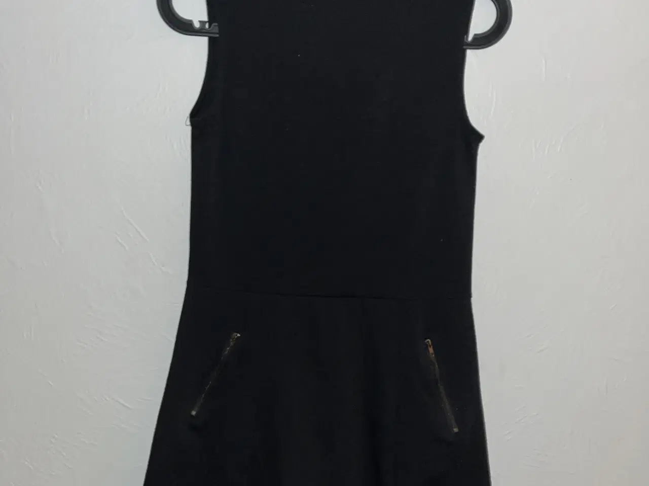 Billede 1 - MONO kjole uden ærmer i str. 14 år