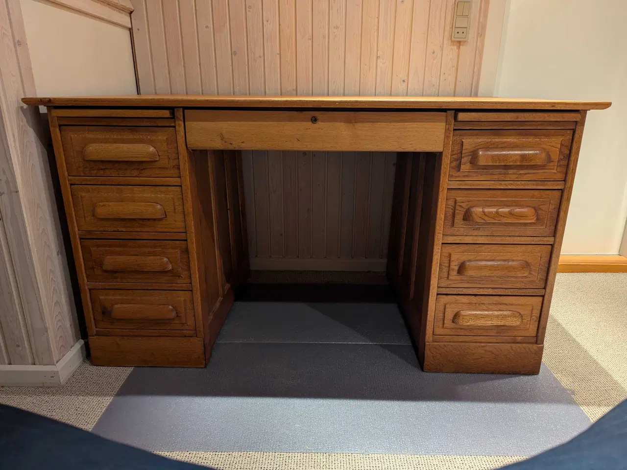 Billede 1 - Skrivebord i Egetræ