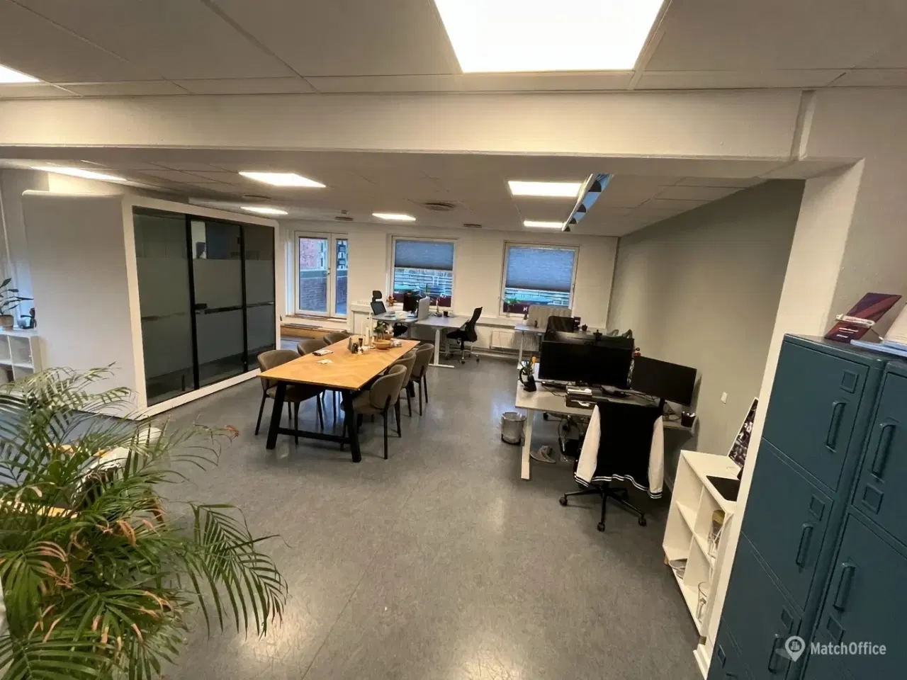 Billede 1 - Stort hjørnekontor med udsigt til Forum og egen adgang til tagterrasse