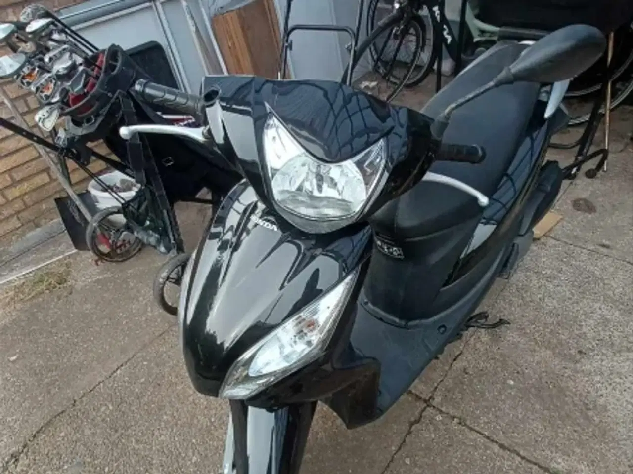 Billede 1 - Honda Vision NSC50 inkl. bagageboks og nummerplade