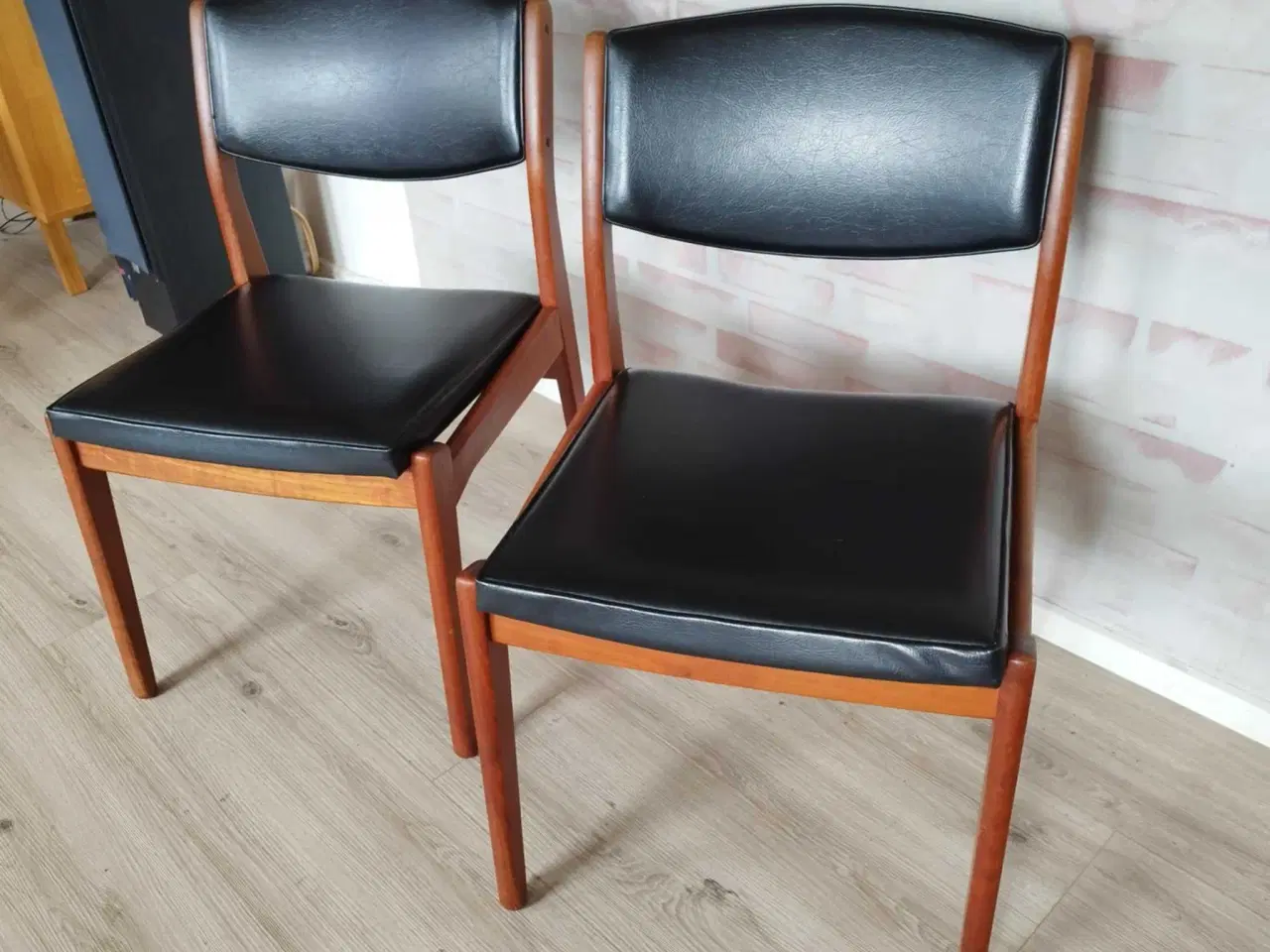 Billede 4 - Meget velholdte danske kvalitets retrospisebordsst