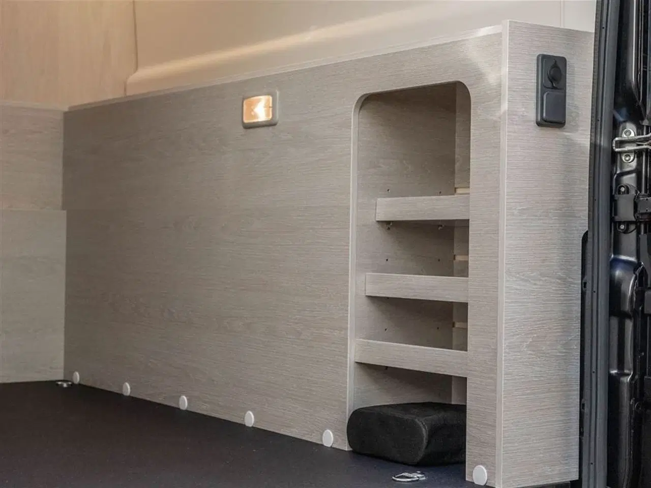 Billede 63 - 2026 - Tourne 6.4 Cruise aut. gear - Black