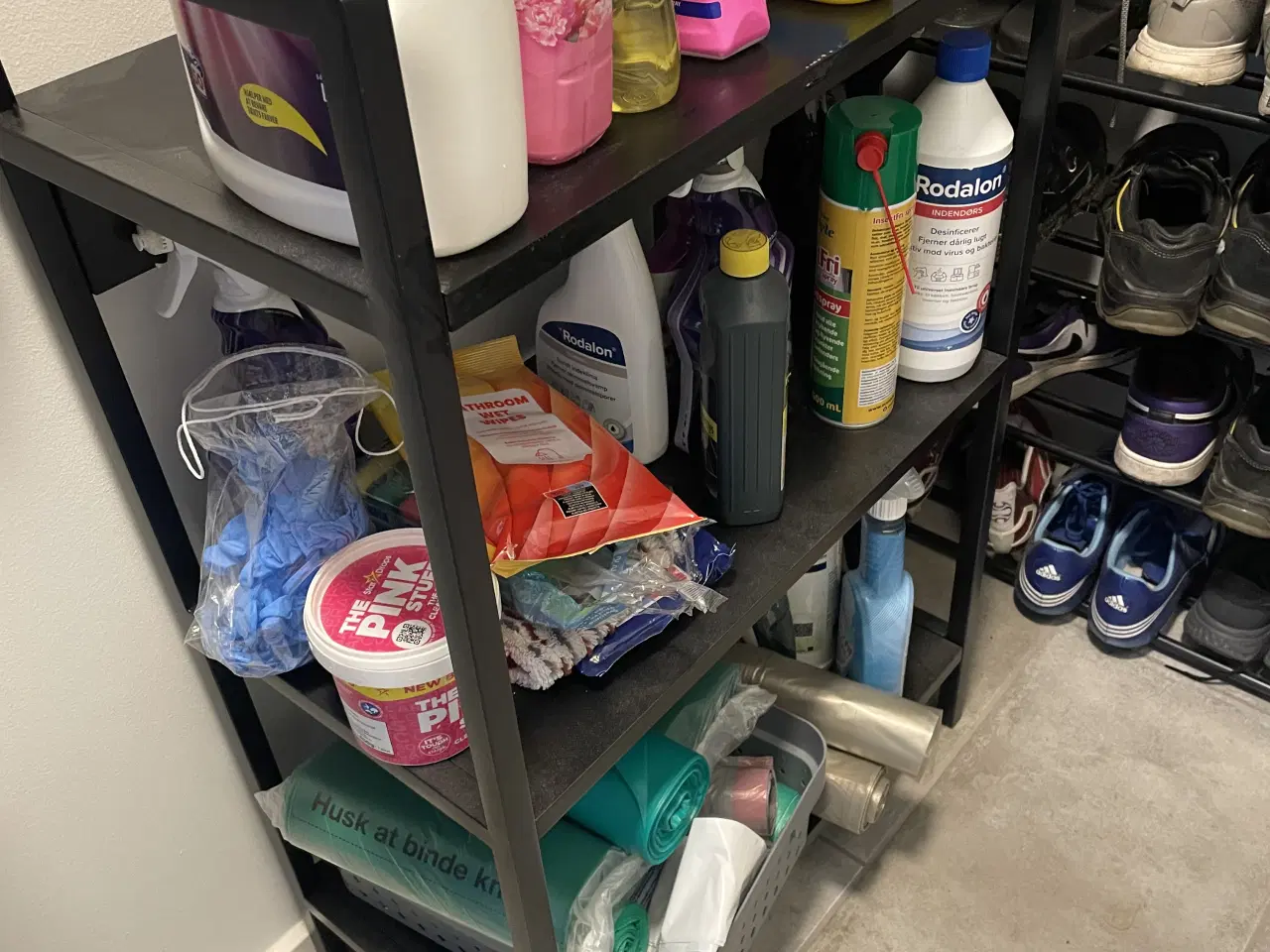 Billede 1 - Reol med 3 hylder