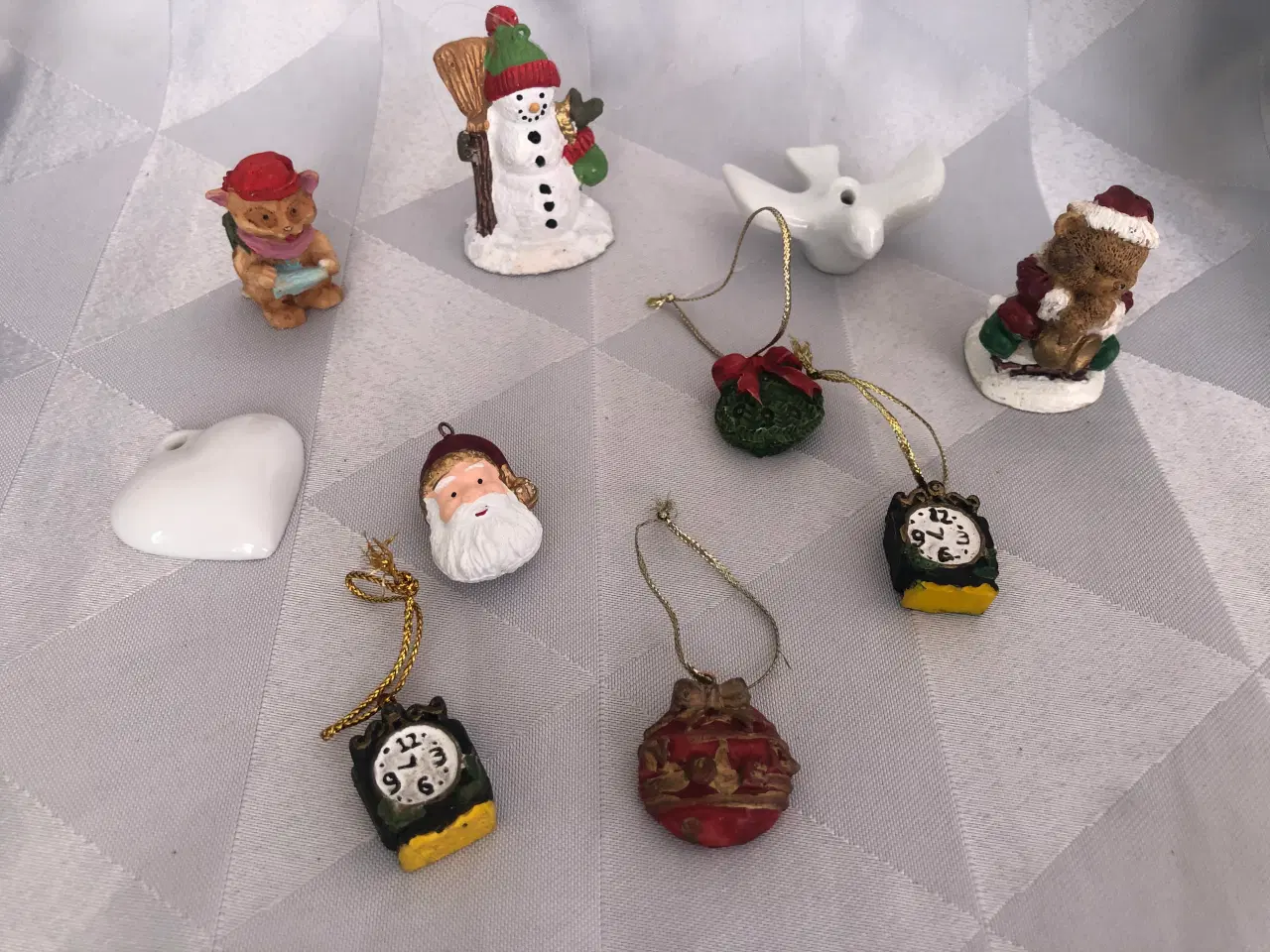 Billede 1 - 10 små keramik julepynt figurer