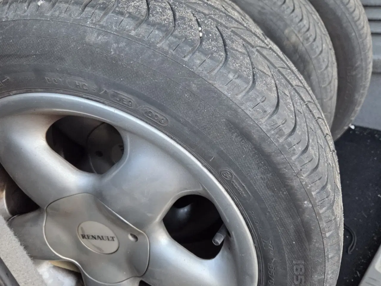 Billede 2 - dæk på letmetals fælge