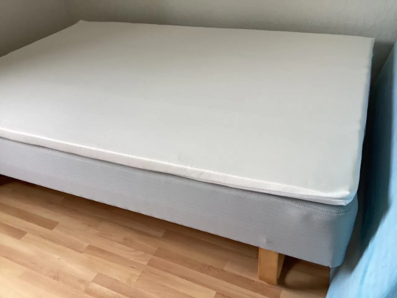 Billede 1 - Boxmadras seng