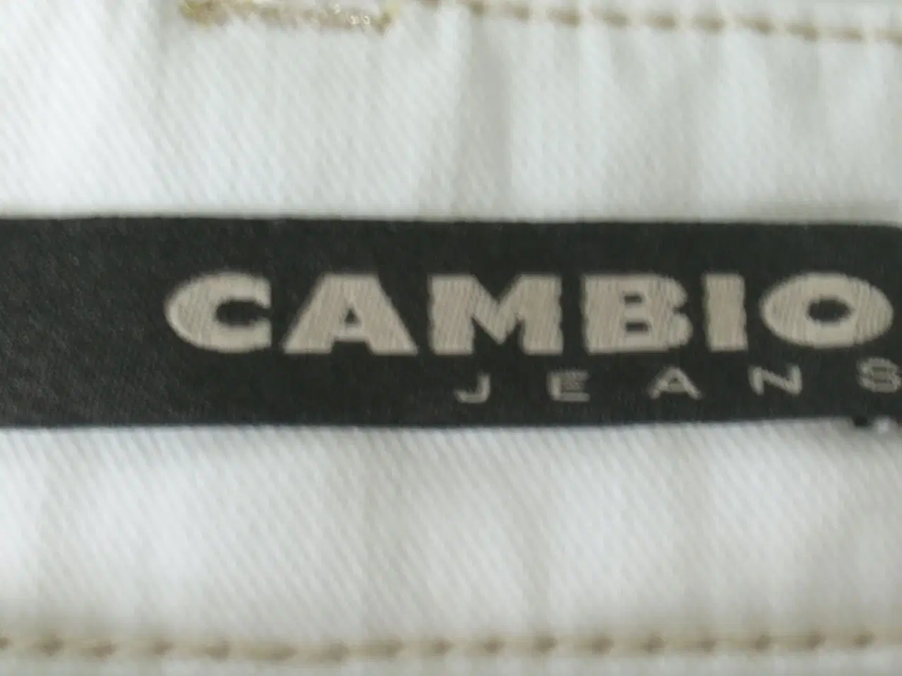Billede 4 - SUPER FLOTTE hvide Cambio Jeans