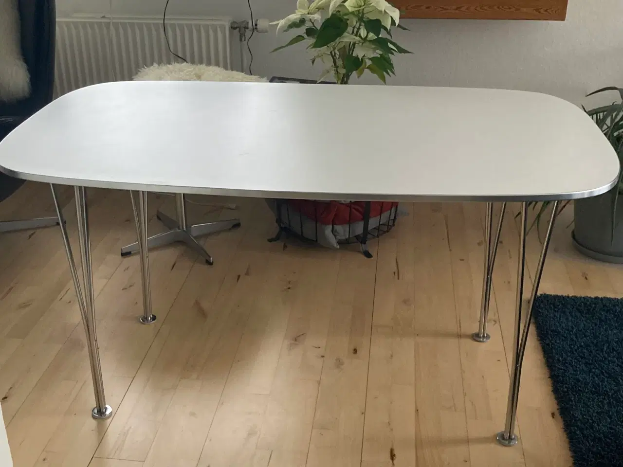 Billede 1 - Spisebord