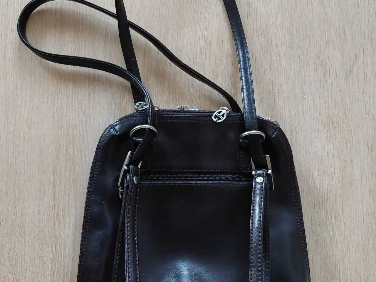 Billede 2 - Bon Gout skuldertaske - rygsæk i læder