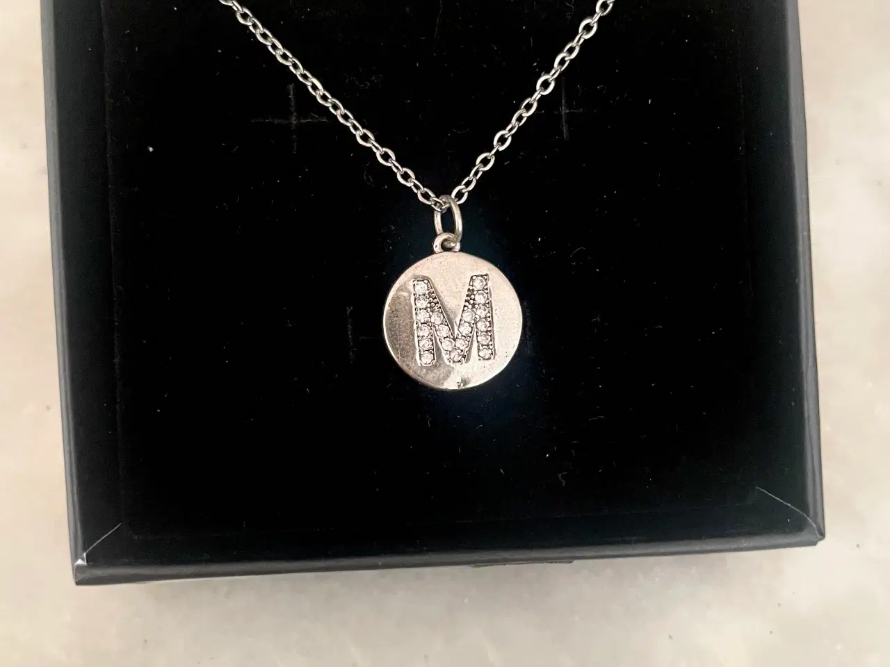 Billede 1 - Halskæde med vedhæng