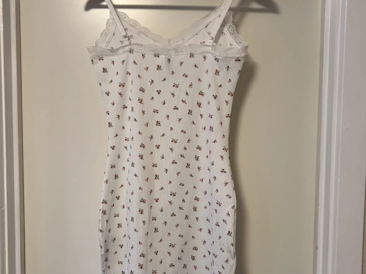 Billede 2 - Ny H&M kjole