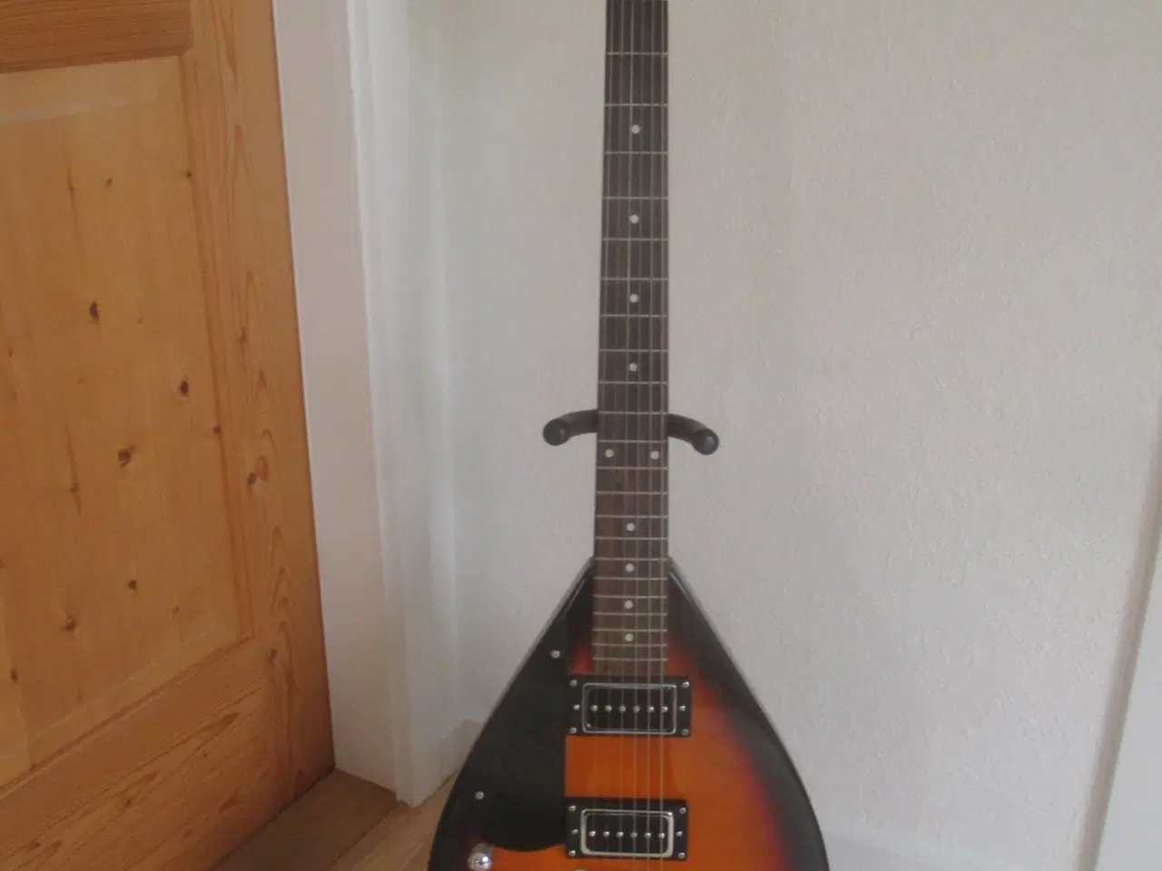 Billede 1 - Venstrehånds Starfire teardropguitar